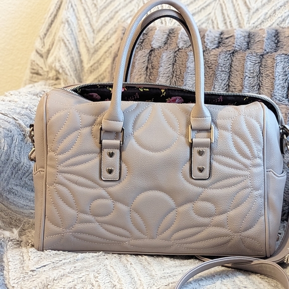 Betsy Johnson Rare Handbag - Picture 4 of 6